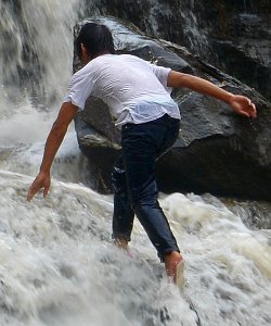 waterfall jeans t-shirt thailand